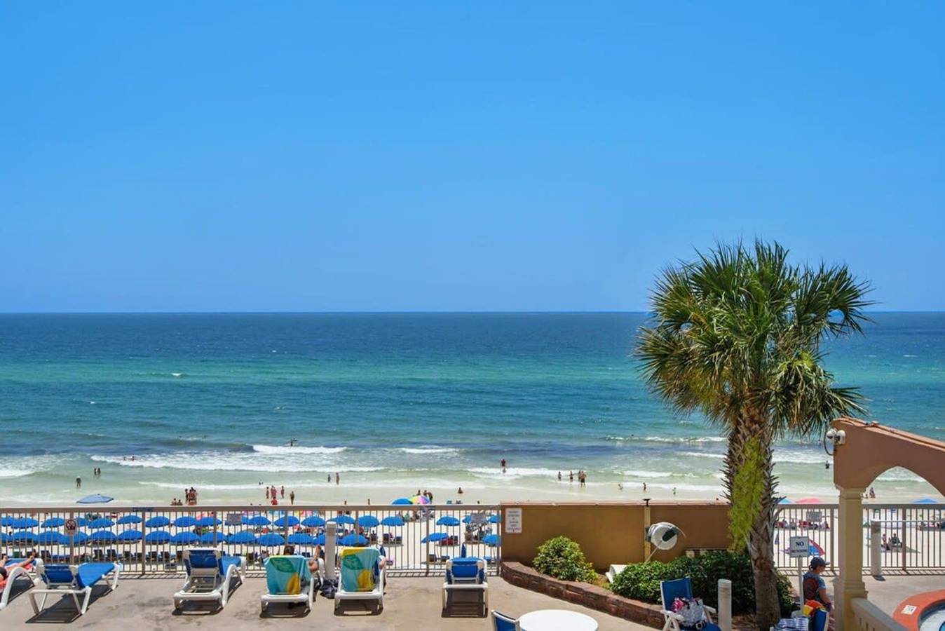 Ganze Wohnung, Coastal Condo 807 by Brightwild Beachfront in Panama City Beach, Emerald Coast