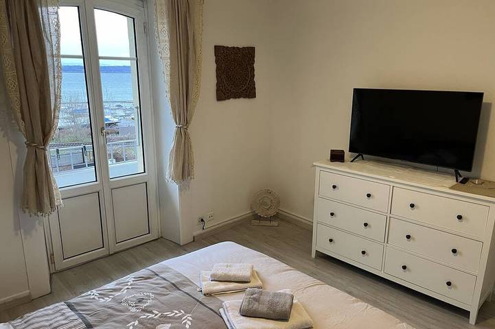 Ganze Wohnung, Appartement Maison Bleue au lac Idéalement Placé et Proche de Tout in Hauterive (NE), Lake Neuchâtel