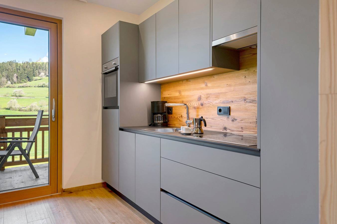 Appartamento intero, Appartamento 'Baumannhof Aria' con vista montagna, terrazza comune e Wi-Fi in San Pietro (Bolzano), Funes