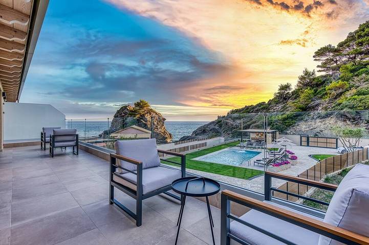 Villa für 6 Personen, mit Pool - 1