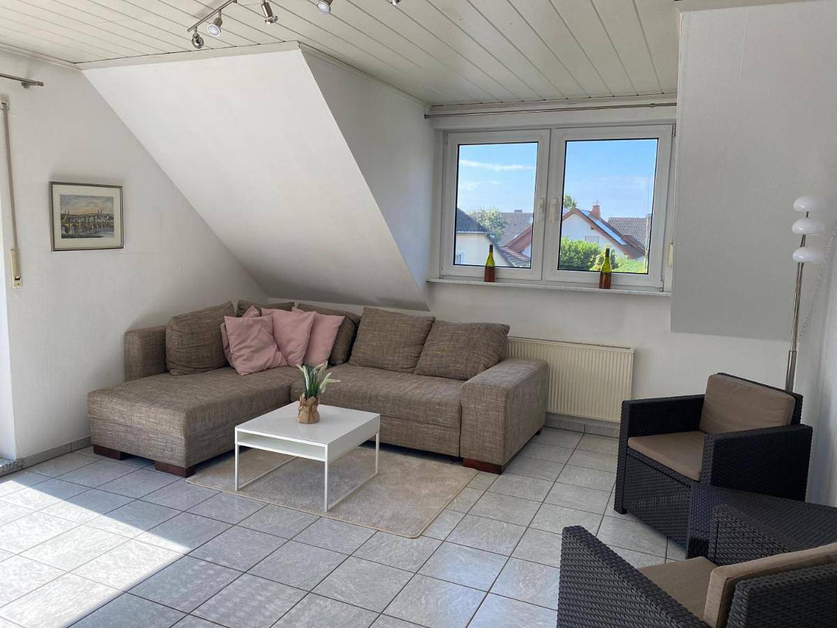 Ganze Wohnung, Two-Bedroom Apartment with Balcony in Polch, Osteifel