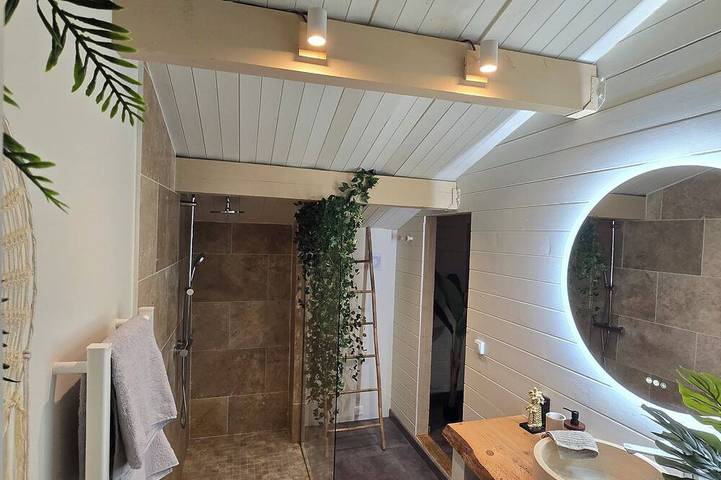 Gîte pour 4 personnes, avec terrasse ainsi que sauna et jardin à Massongy - 3