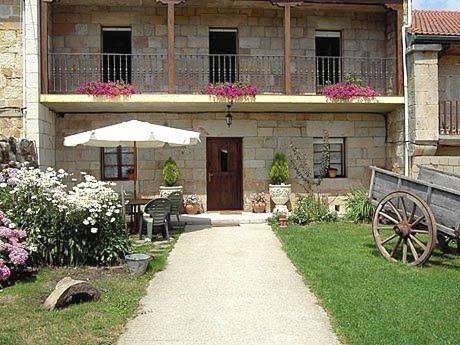 Casa de huéspuedes para 3 personas, con Balcón y Terraza además de Jardín y Vistas en Las Merindades