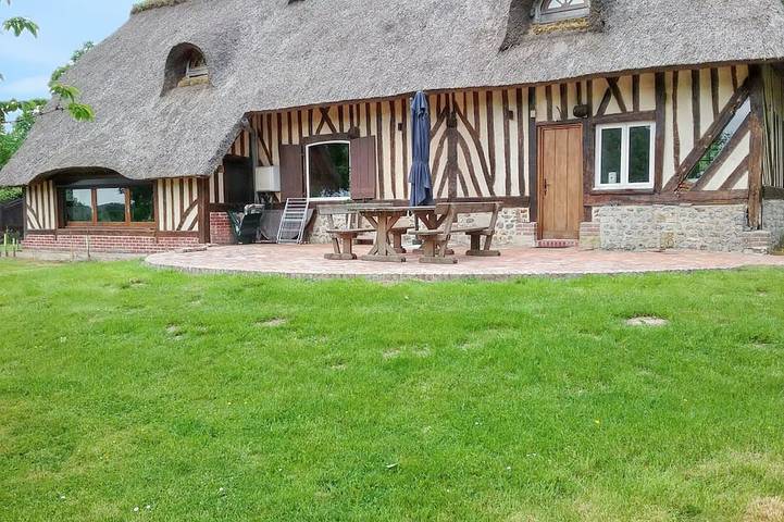 Location de vacances pour 8 personnes, avec Terrasse et Jardin à Clarbec