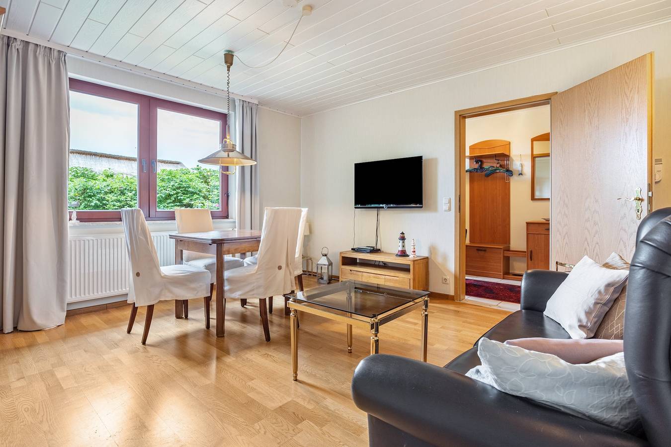 Casa de vacaciones 'Haus Seeblick' con vistas al mar, terraza privada y wifi in Putbus, Rügen