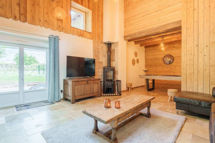 Location de vacances pour 10 personnes, avec Terrasse et Jardin à La Chapelle-devant-Bruyères