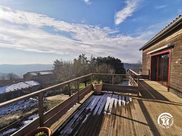 Gîte pour 6 personnes, avec terrasse à Dio-et-Valquières