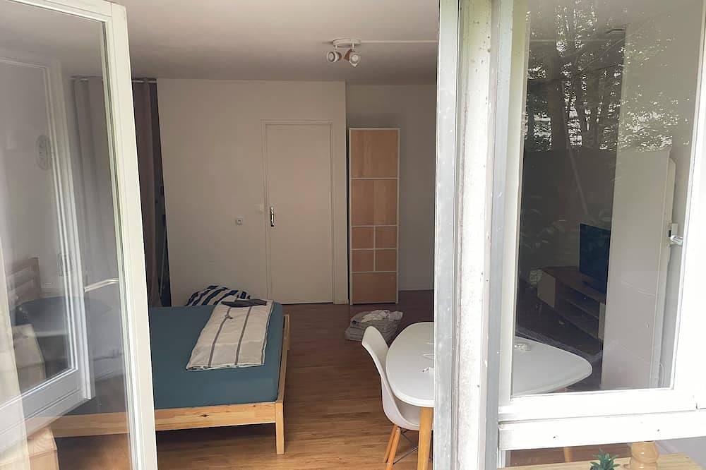 Apartamento entero, Studio Agréable et Lumineux Avec Jardin, à 10min de L'aéroport D'orly ! in L'Haÿ-les-Roses, Valle del Marne