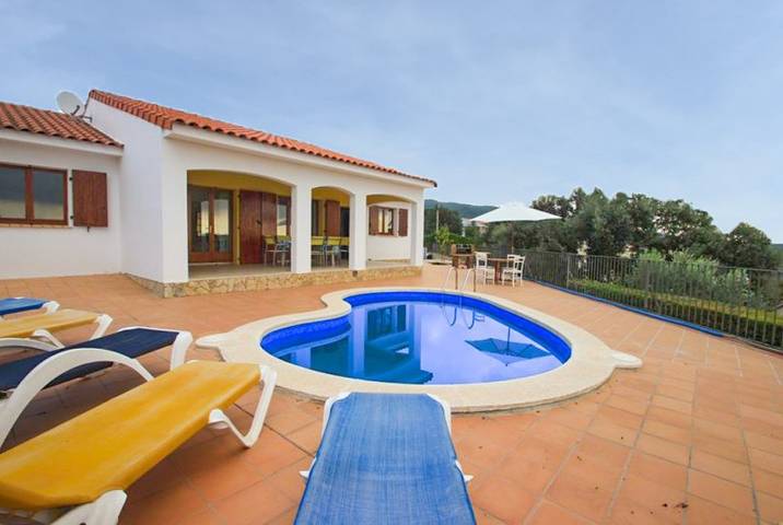 Casa rural para 6 personas, con Terraza en La Bisbal del Ampurdán