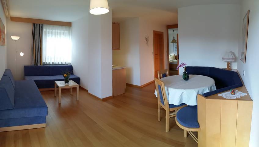 Appartamento intero, Appartamento "Valentin" con vista sulle montagne, Wi-Fi, balcone e giardino in Salonetto, Meltina