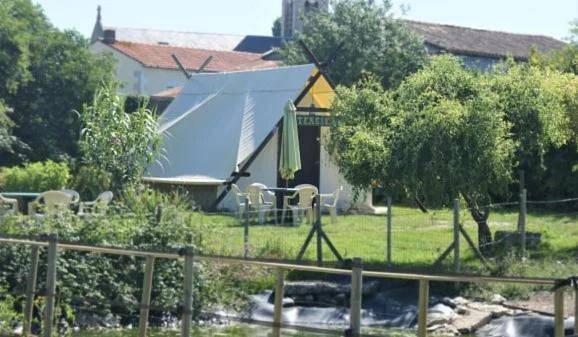 Tente pour 4 personnes, avec vue et jardin dans les Deux-Sèvres - 2