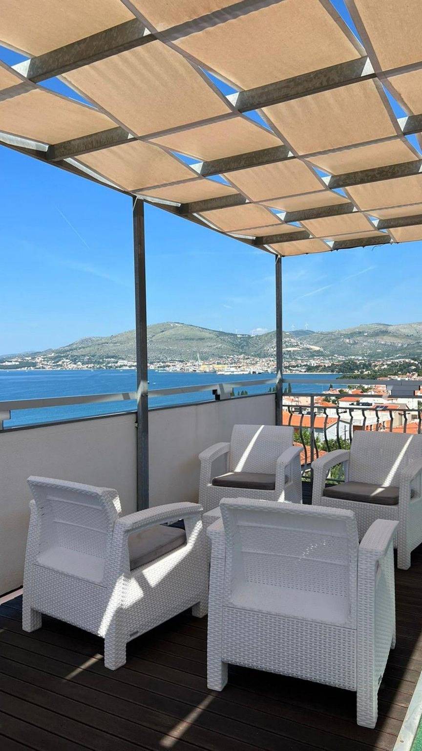 Ganze Ferienwohnung, Wohnung Violett in Okrug Gornji, Ciovo