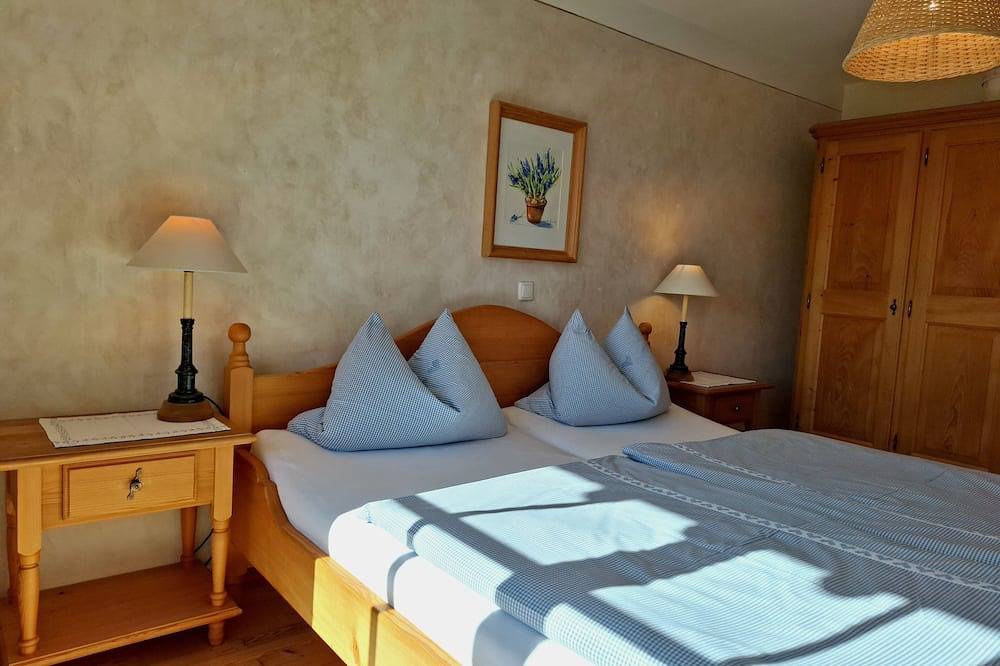 Ganze Wohnung, Heissbauer Rosentraum, Bergblick, zentral, ideal für Ausflüge zu Fuß, Bike, Auto in Wackersberg, Tölzer Land