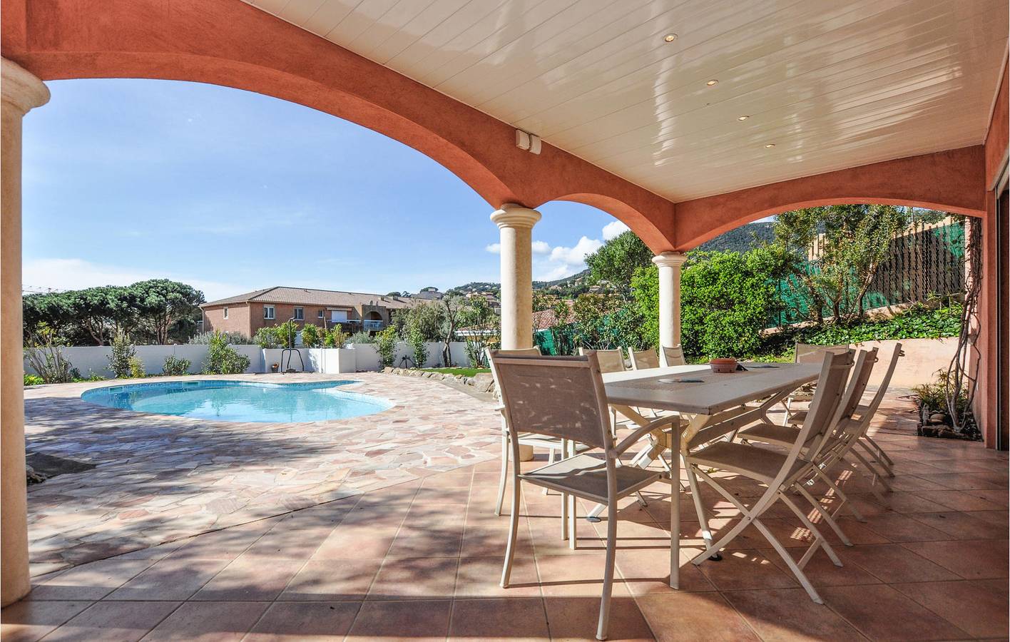 Apt am Strand mit AC, Parkplatz, Pool und Terrasse. in Cavalaire-sur-Mer, Mittelmeerküste (Frankreich)