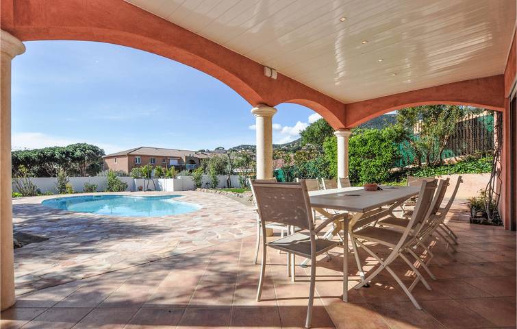 Ferienhaus für 8 Personen, mit Terrasse und Pool, mit Haustier in Cavalaire-sur-Mer - 3