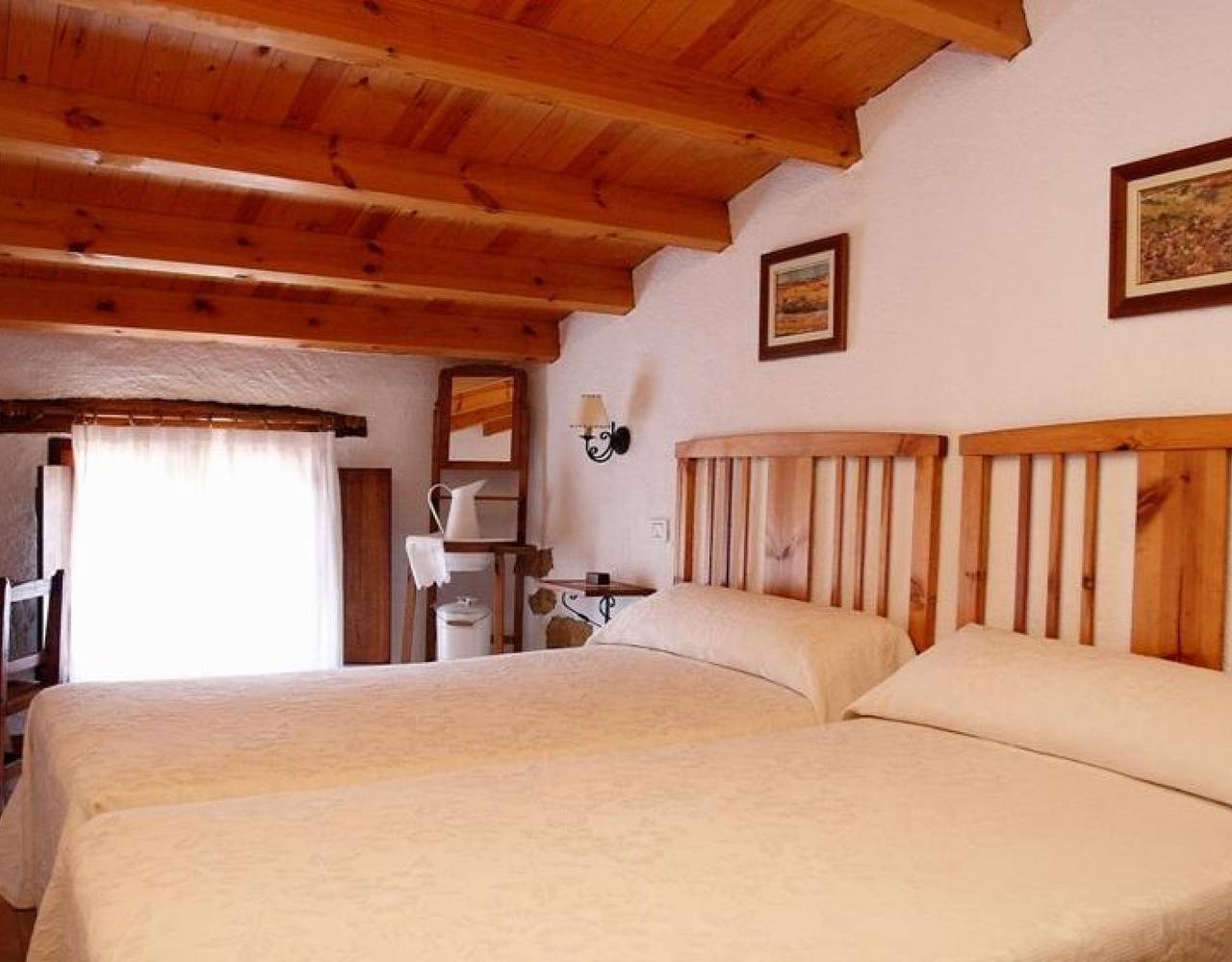 Country house for 14 people in Albocàsser, Castellón Province
