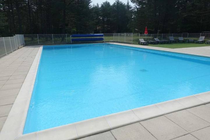 Tente pour 5 personnes, avec terrasse et piscine, animaux acceptés dans Hautes-Alpe - 3