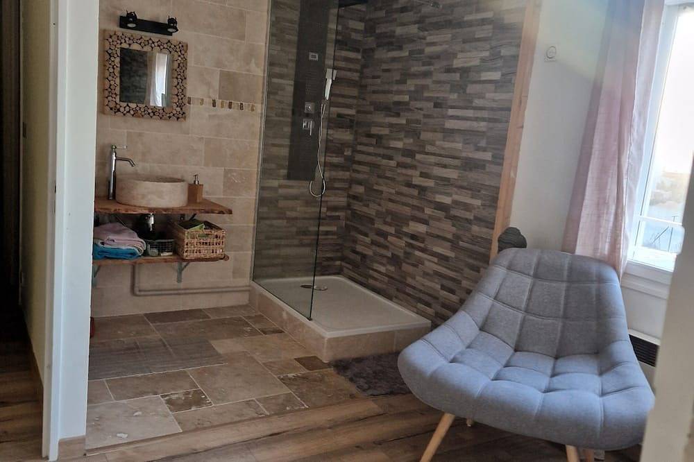 Villa 8p piscine +spa + climatisation proche des plages in Bompas, Côte d'Améthyste
