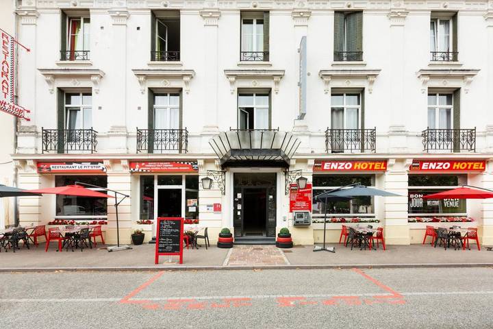 Hôtel pour 2 personnes, avec jardin et terrasse, animaux acceptés à Contrexéville - 2