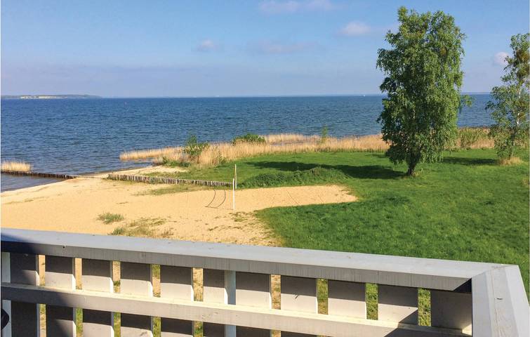 Ganze Ferienwohnung, Gemütliches Apartment mit Parkplatz, TV und 2 km zum Strand in Rechlin, Müritz
