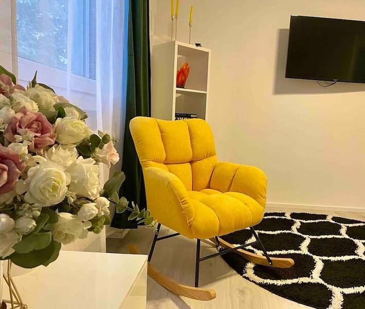 Ferienwohnung für 6 Personen, mit Terrasse und Garten sowie Ausblick in Singen