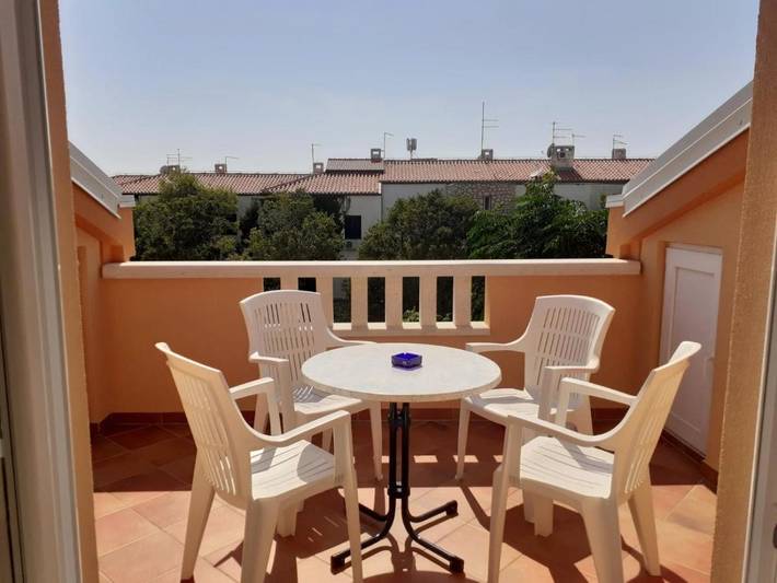 Gîte pour 3 personnes, avec vue et jardin à Gajac - 4