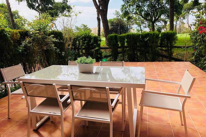 Ferienhaus für 6 Personen, mit Balkon und Garten sowie Pool
