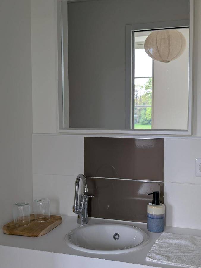 Location de vacances pour 2 personnes, avec jardin ainsi que vue et terrasse à Saint-Aignan-Grandlieu - 4