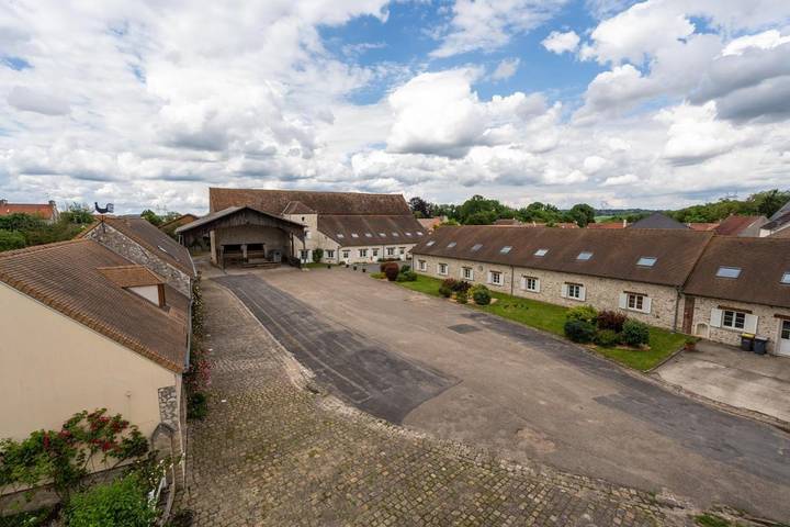 Gîte pour 2 personnes, avec vue et jardin, animaux acceptés à Villeneuve-sous-Dammartin