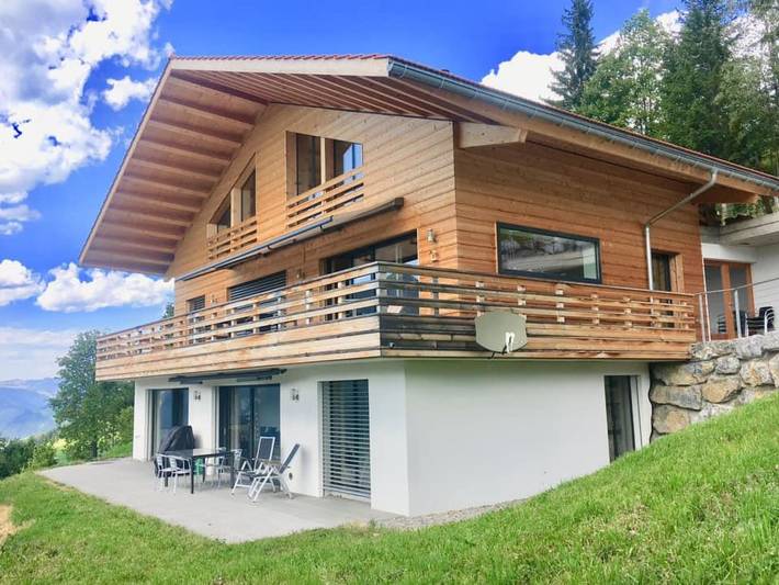 Vakantiewoning voor 6 personen, with Balkon and Terras as well as Tuin in Lenk