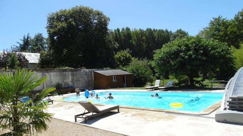 Location de vacances pour 2 personnes, avec jardin ainsi que piscine et vue, animaux acceptés à Anché - 3