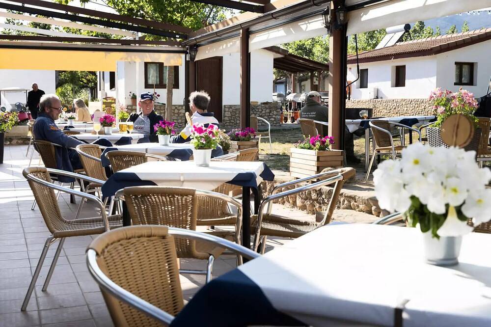 Cabane en bois (sans cuisine, ou salle de bains) 2 Ã  4 personnes - 2 pers. inclus dans le tarif in Isábena, Pyrénées Aragonaises