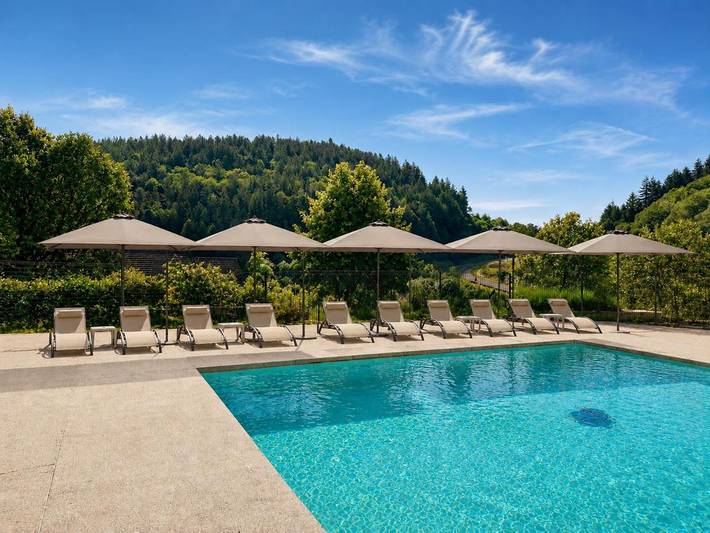 Gîte pour 6 personnes, avec terrasse et jardin ainsi que piscine et jacuzzi à Villefort