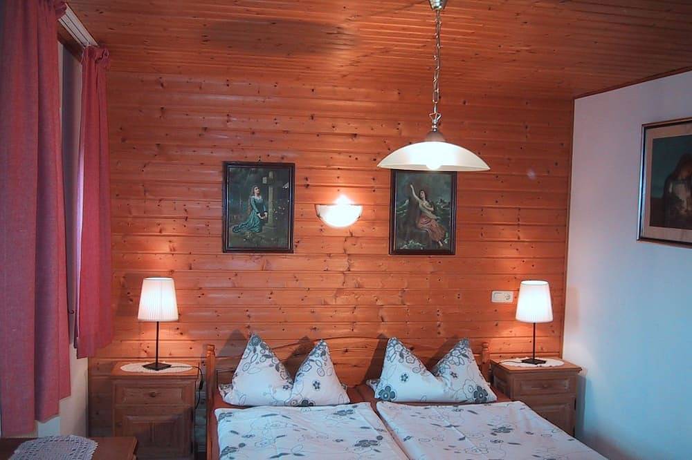 Ganze Wohnung, Appartement mit Balkon für 1 - 2 Personen mit herrlichem Talblick und Terrasse in Bad Reichenhall, Berchtesgadener Alpen