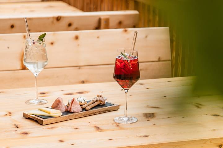 Appartamento intero, Appartamento di vacanza "Biohof Ruances Munt" con vista sulle montagne, balcone e Wi-Fi in Costadedoi, Badia