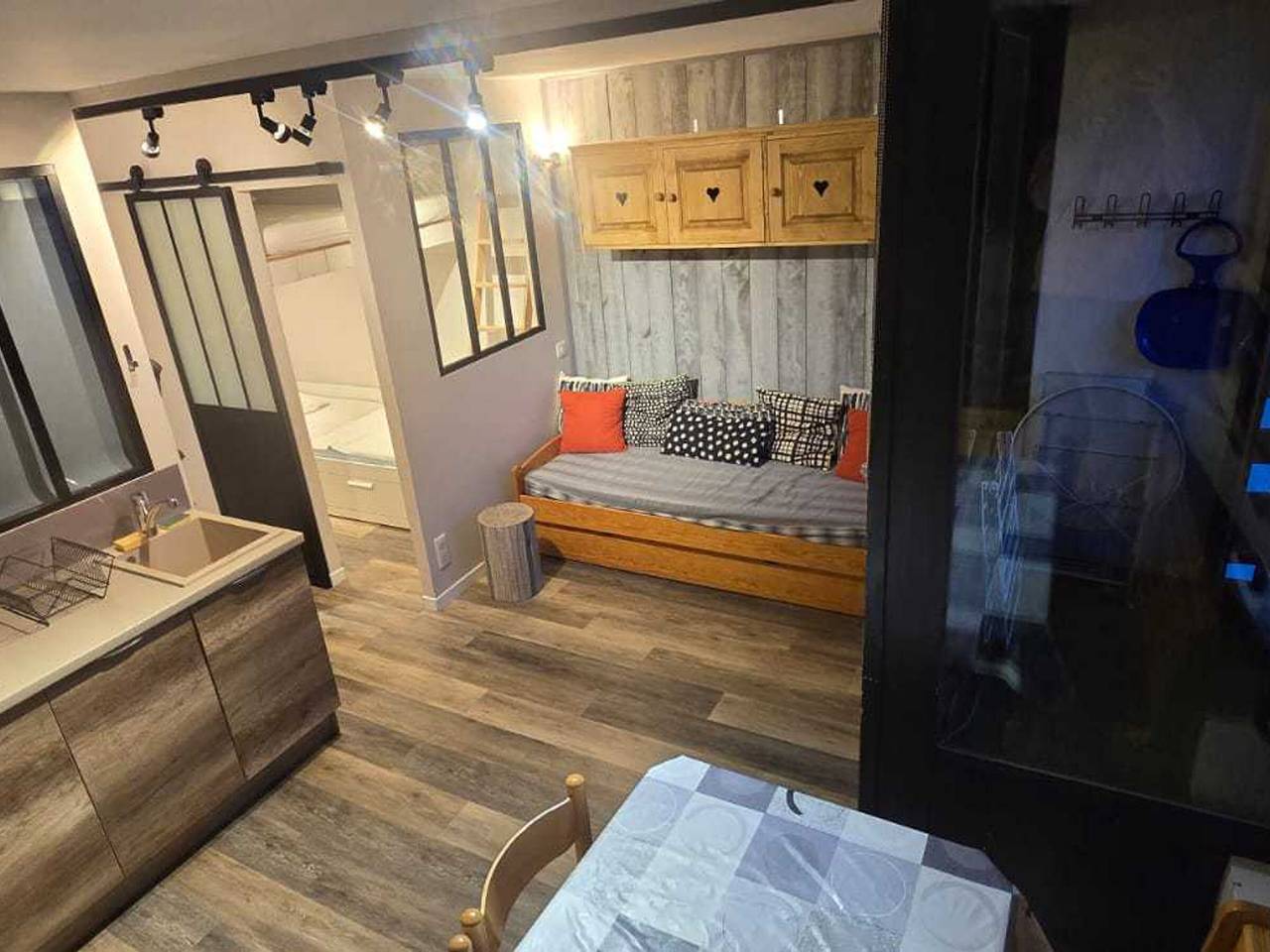 Ganze Wohnung, Wunderschöne 3-Zimmer-Wohnung mit Balkon im Zentrum, direkt an den Skipisten in Les Menuires, Saint-Martin-de-Belleville