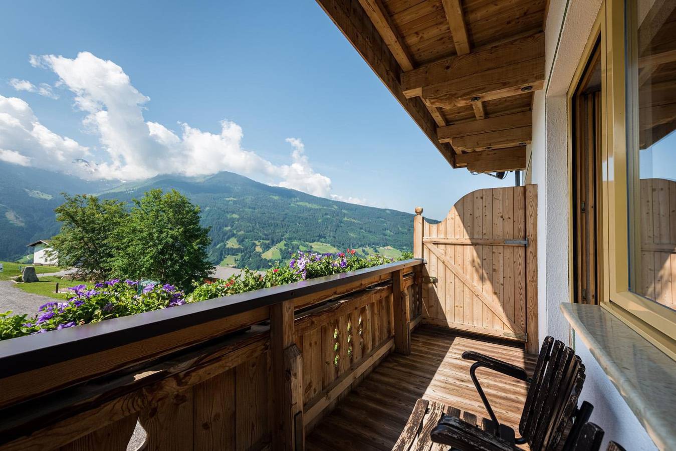 Ganze Ferienwohnung, Doppelzimmer, Dusche oder Bad, Balkon in Weerberg, Tiroler Unterland