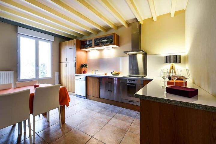 Location de vacances pour 18 personnes, avec Terrasse et Jardin ainsi que Piscine et Vue à Carignan-de-Bordeaux - 3