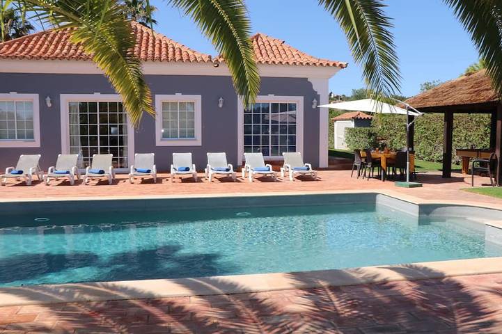 Villa for 10 people, with Hot tub and Terrace as well as Garden in Almancil