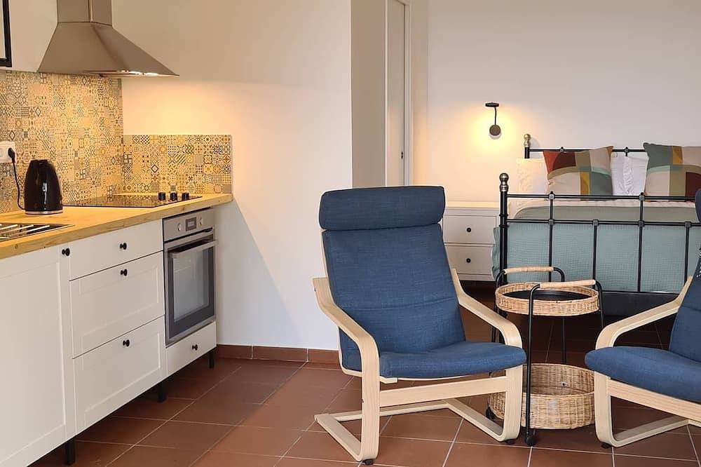 Apartamento entero, Montseny Natural Park Forest Studio with spectacular valley and coastal views in San Pedro de Vilamajor, Interior de Barcelona