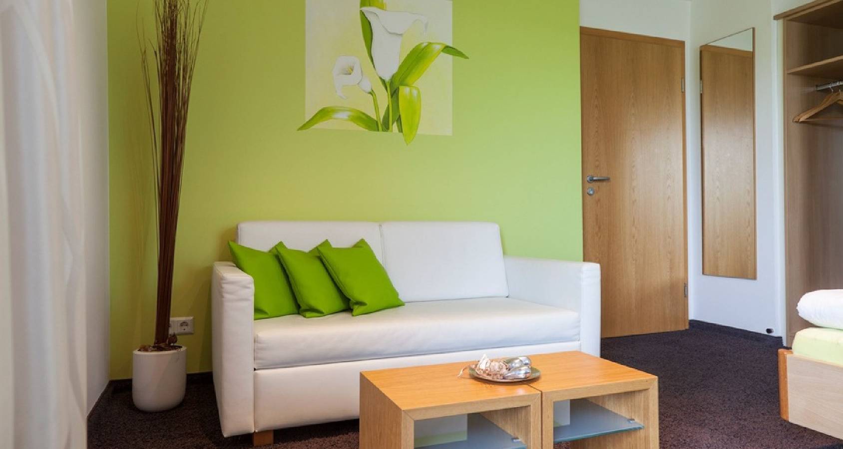 Zimmer '102' mit Gemeinschaftsgarten, Balkon und Wi-Fi in Hagnau am Bodensee, Region Bodensee-Oberschwaben