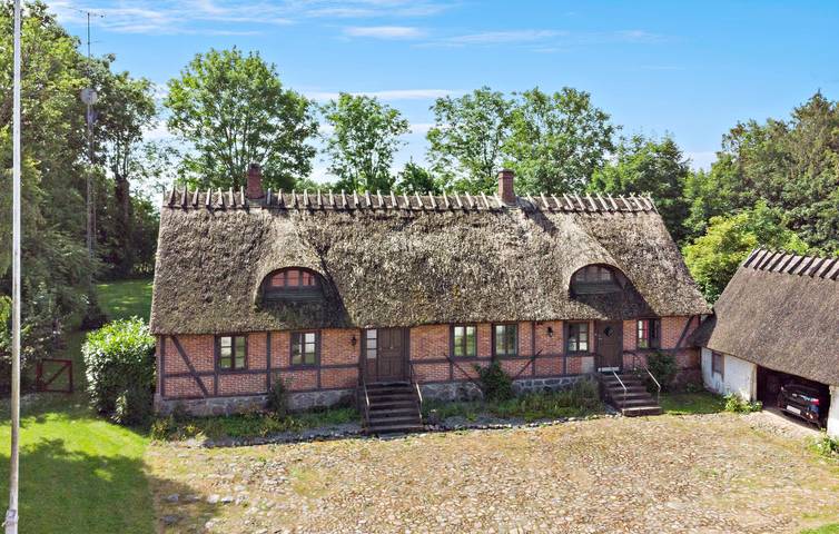 Ferieudlejning for 6 personer, med Terrasse og Have samt Sauna i Præstø