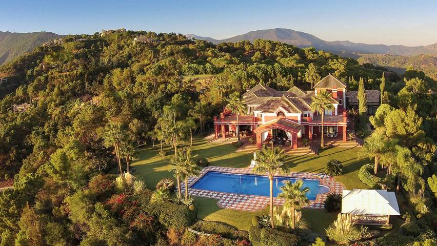 Villa for 18 people, with garden - 1