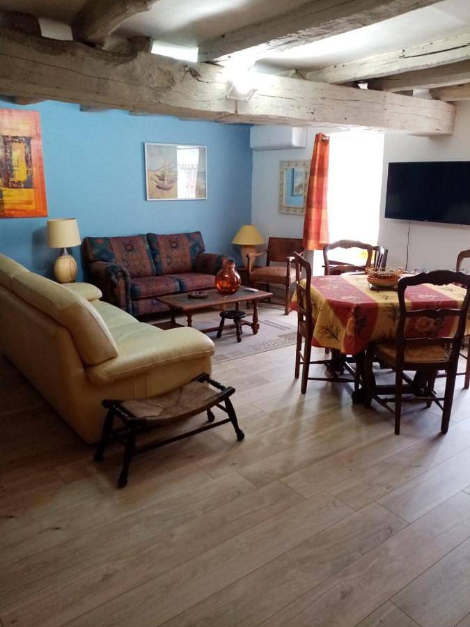 Maisonnette de charme climatisée in La Machine, Nièvre