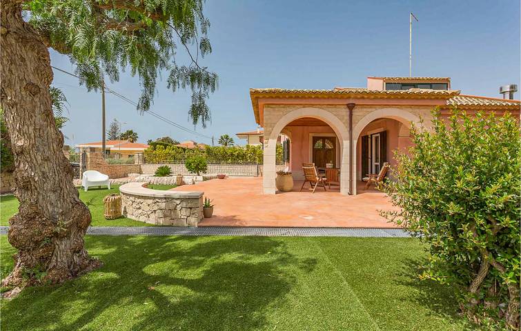 Casa vacanza per 8 persone, con Terrazza e Giardino a Marina di Modica