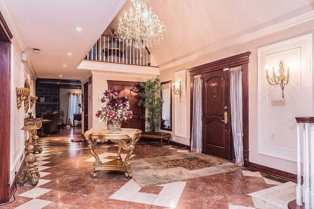 Villa for 20 People in Montreal, Quebec