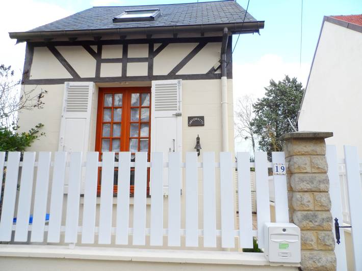 Charming House in Cabourg Center, Near Beach, Terrace, Pet-Friendly in Cabourg, Caen region