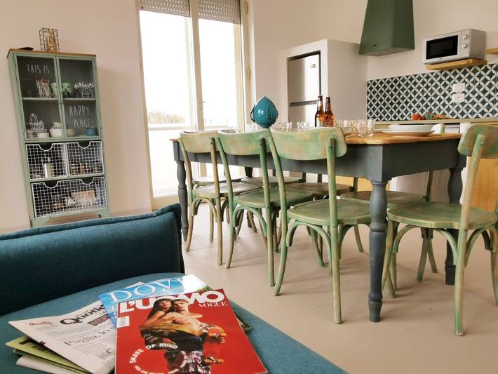 Ferienwohnung für 8 Personen, mit Balkon und Terrasse sowie Pool und Seeblick in Brindisi - 4