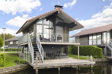 Bungalow für 4 Personen, mit Terrasse und Balkon/Terrasse in Friesland