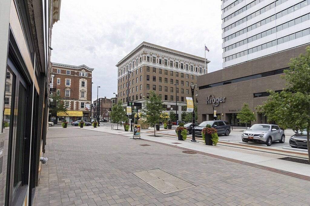 Ganze Wohnung, Spacious, Dwnt/Otr condo. minutes walk to the Reds/Bengals stadiums & more!! in Cincinnati, Hamilton County (OH)